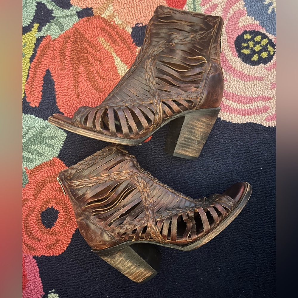 Freebird Bela Bootie Sandals - Picture 2 of 6